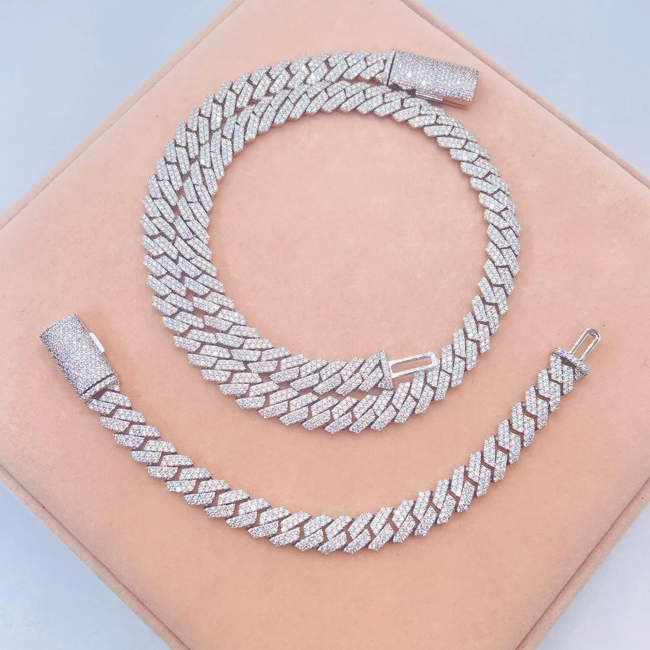 925 STERLING SILVER VVS MOISSANITE MIAMI CUBAN LINK CHAIN 10MM