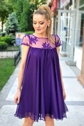 Abito svasato viola Artista in tessuto georgette con décolleté in tulle floreale