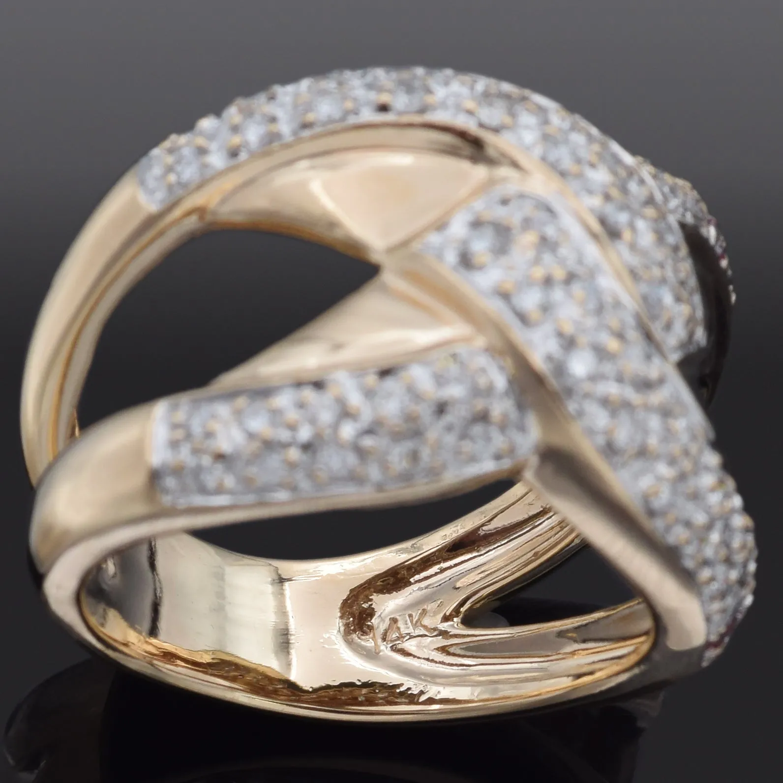 Estate 0.81 TCW Diamond 14K Yellow Gold Interlocking Band Ring Size 7.25