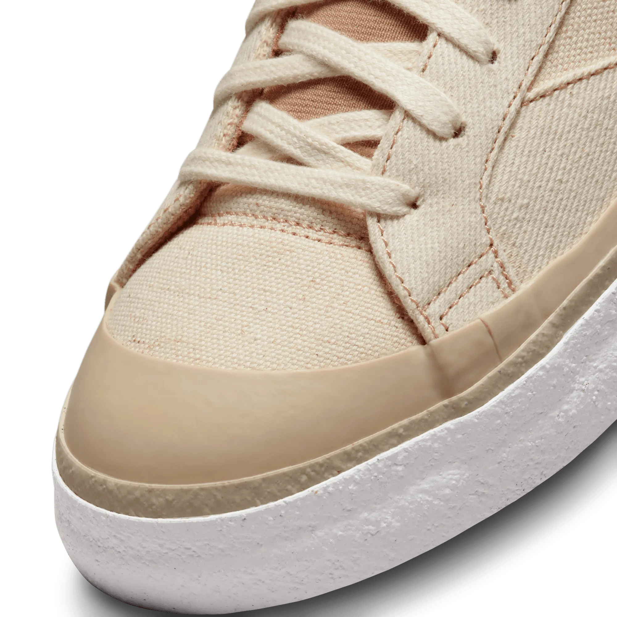 Nike SB X Doyenne Blazer Low Coconut Milk & Rattan