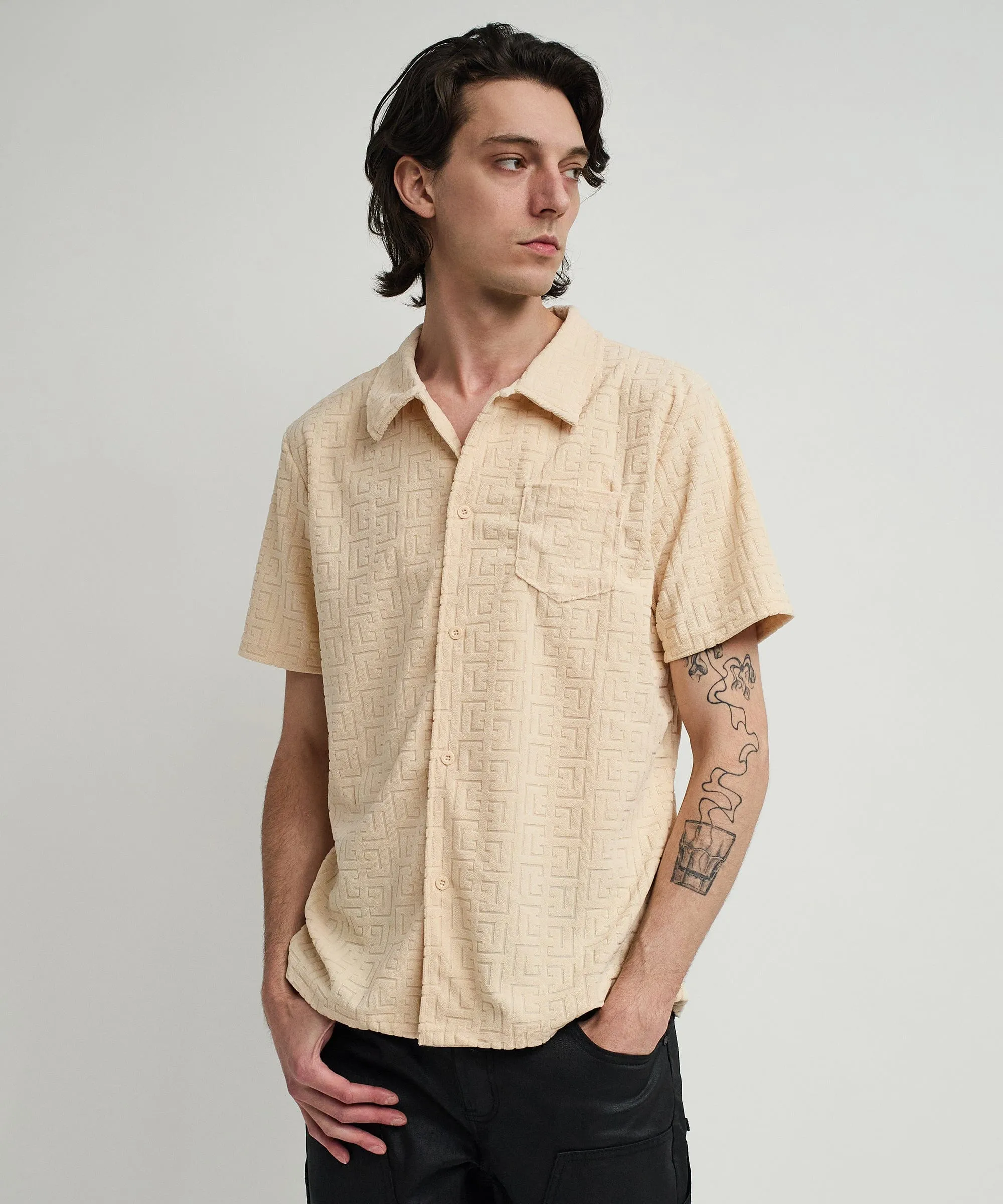 Towel Short Sleeve Embossed Pattern Button Down Shirt - Khaki