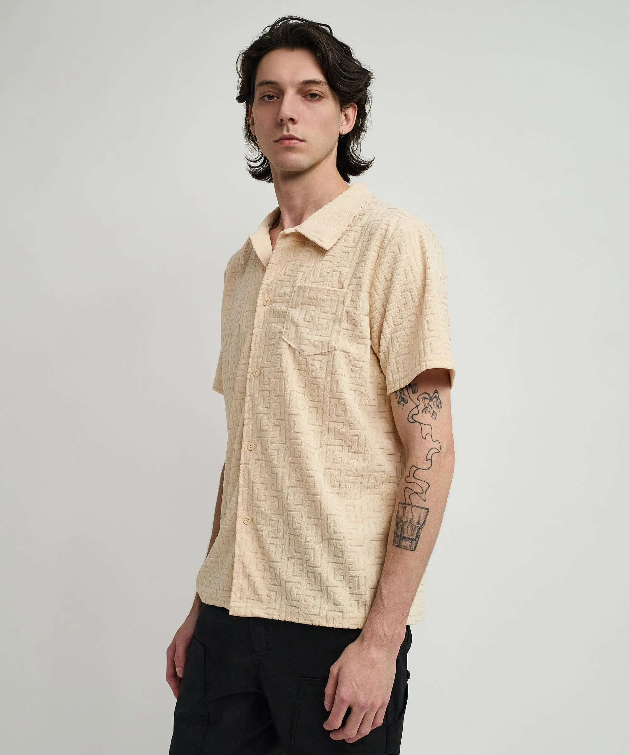 Towel Short Sleeve Embossed Pattern Button Down Shirt - Khaki