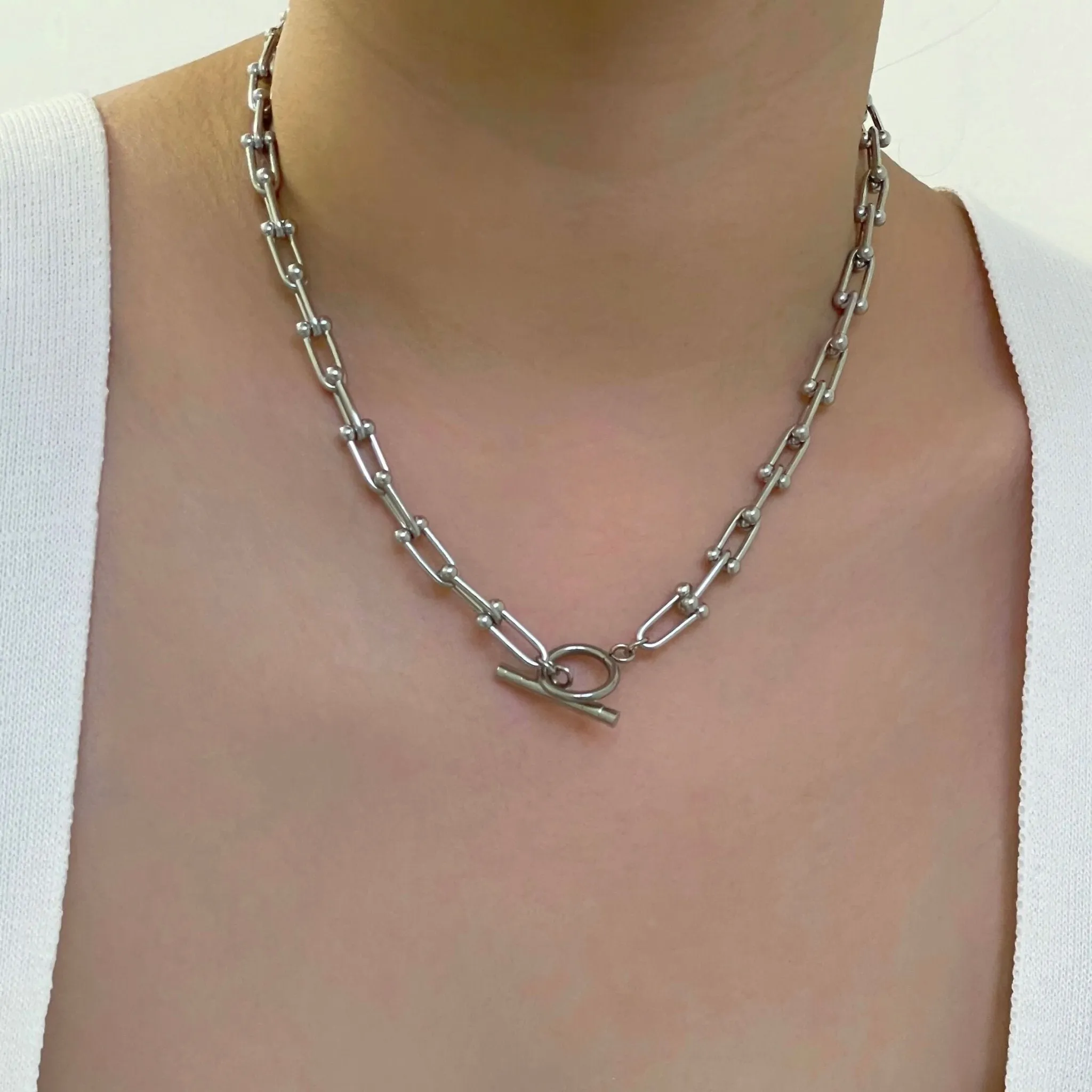 U Chain Toggle Hardware Necklace - Silver