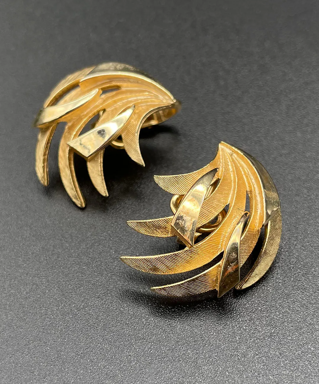 【USA輸入】 ヴィンテージ CROWN TRIFARI アブストラクト イヤリング/Vintage CROWN TRIFARI Abstract Clip On Earrings