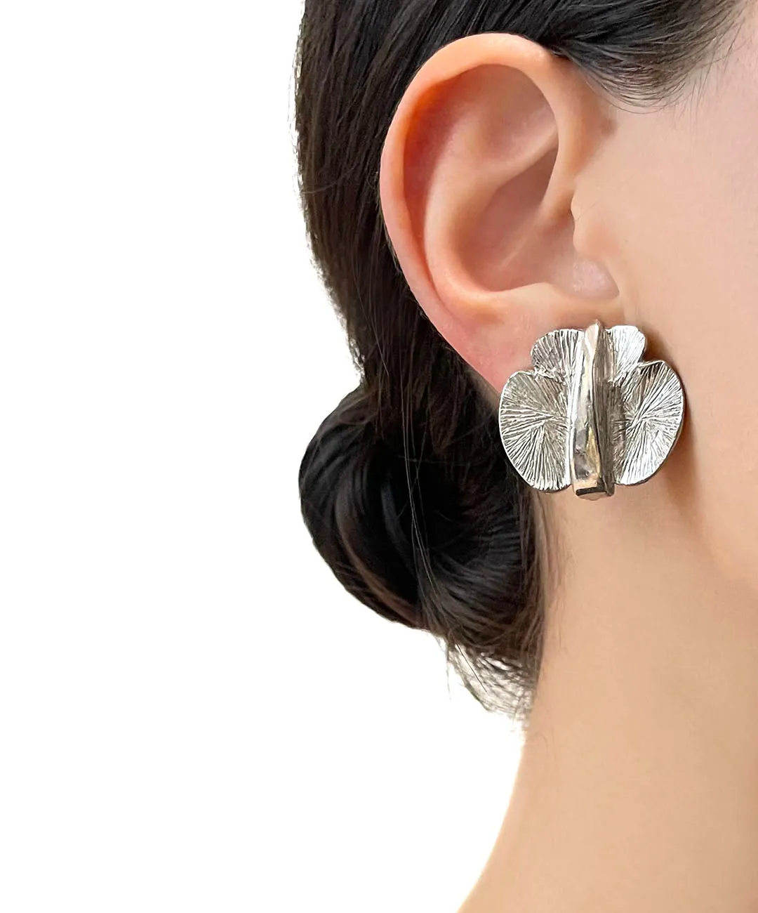 【USA輸入】ヴィンテージ HOBE アブストラクト メタル イヤリング/Vintage HOBE Abstract Metal Clip On Earrings