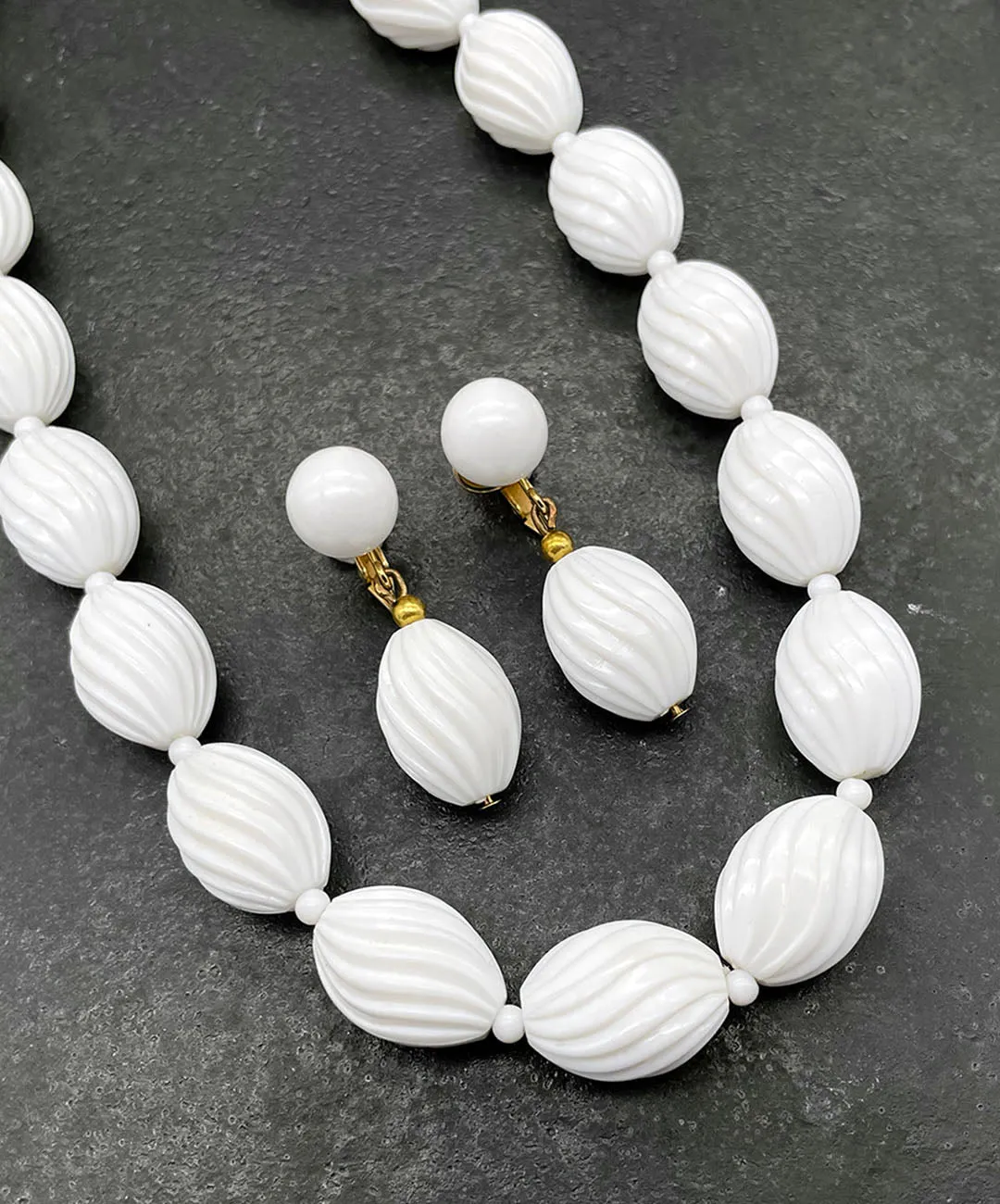 【USA輸入】ヴィンテージ TRIFARI ミルクホワイト ビーズ ネックレス/Vintage TRIFARI White Beads Necklace