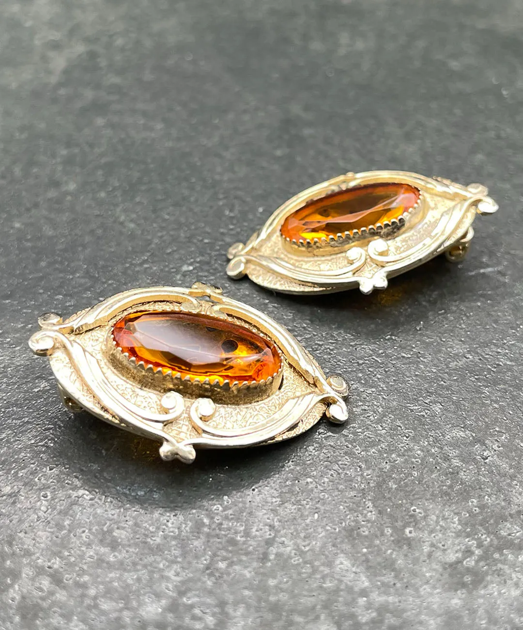 【USA輸入】ヴィンテージ WHITING & DAVIS トパーズ ガラス イヤリング/Vintage WHITING & DAVIS Topaz Glass Clip On Earrings