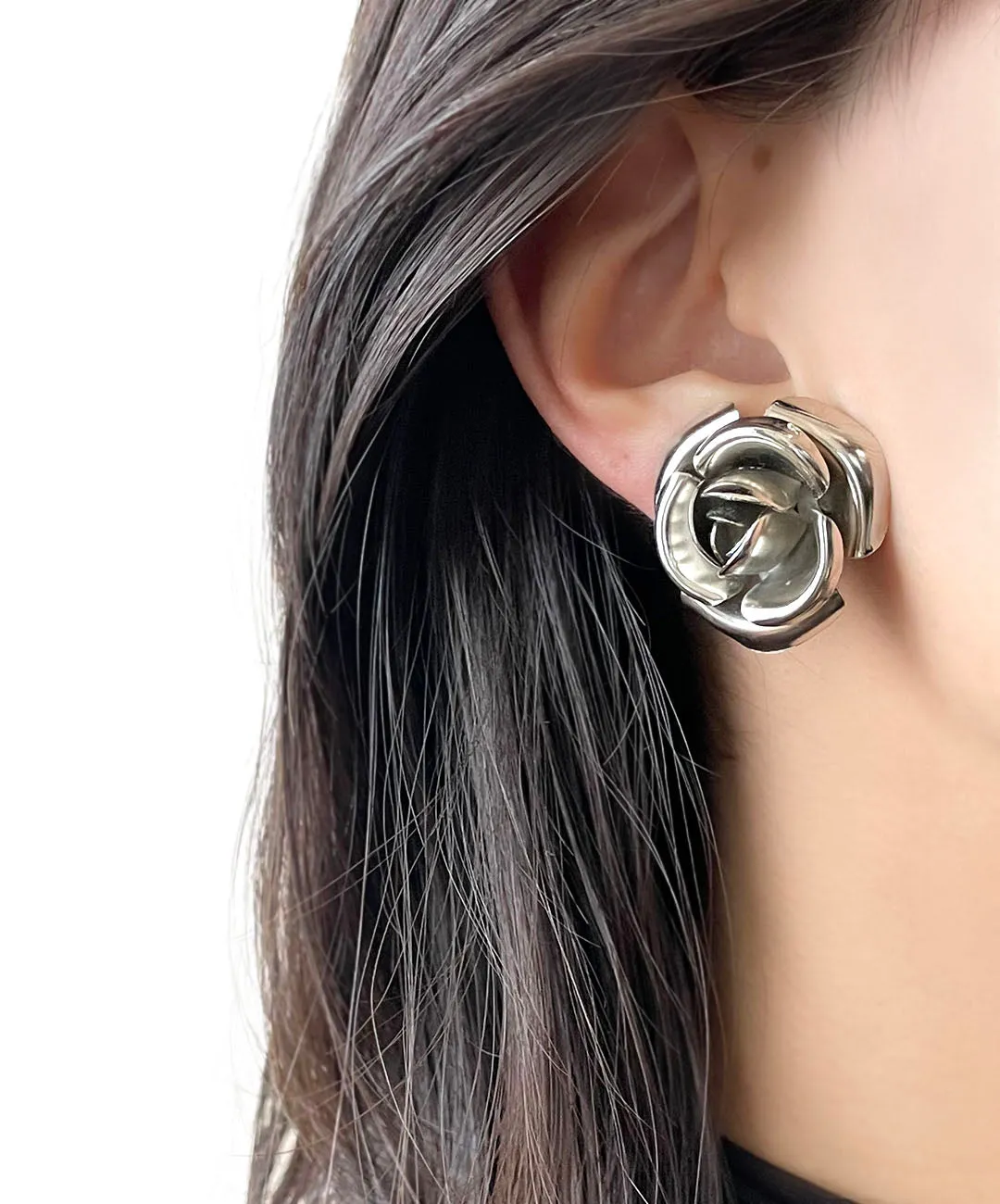 【USA輸入】ヴィンテージ シルバートーン ローズ イヤリング/Vintage Silver Rose Clip On Earrings