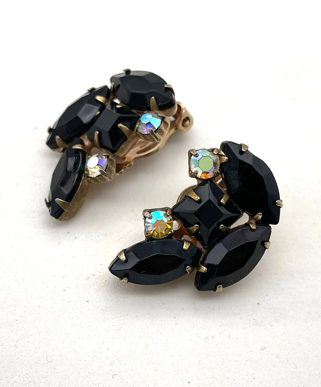 【USA輸入】ヴィンテージ ブラック オーロラ ビジュー イヤリング/Vintage Black Aurora Bijou Clip On Earrings