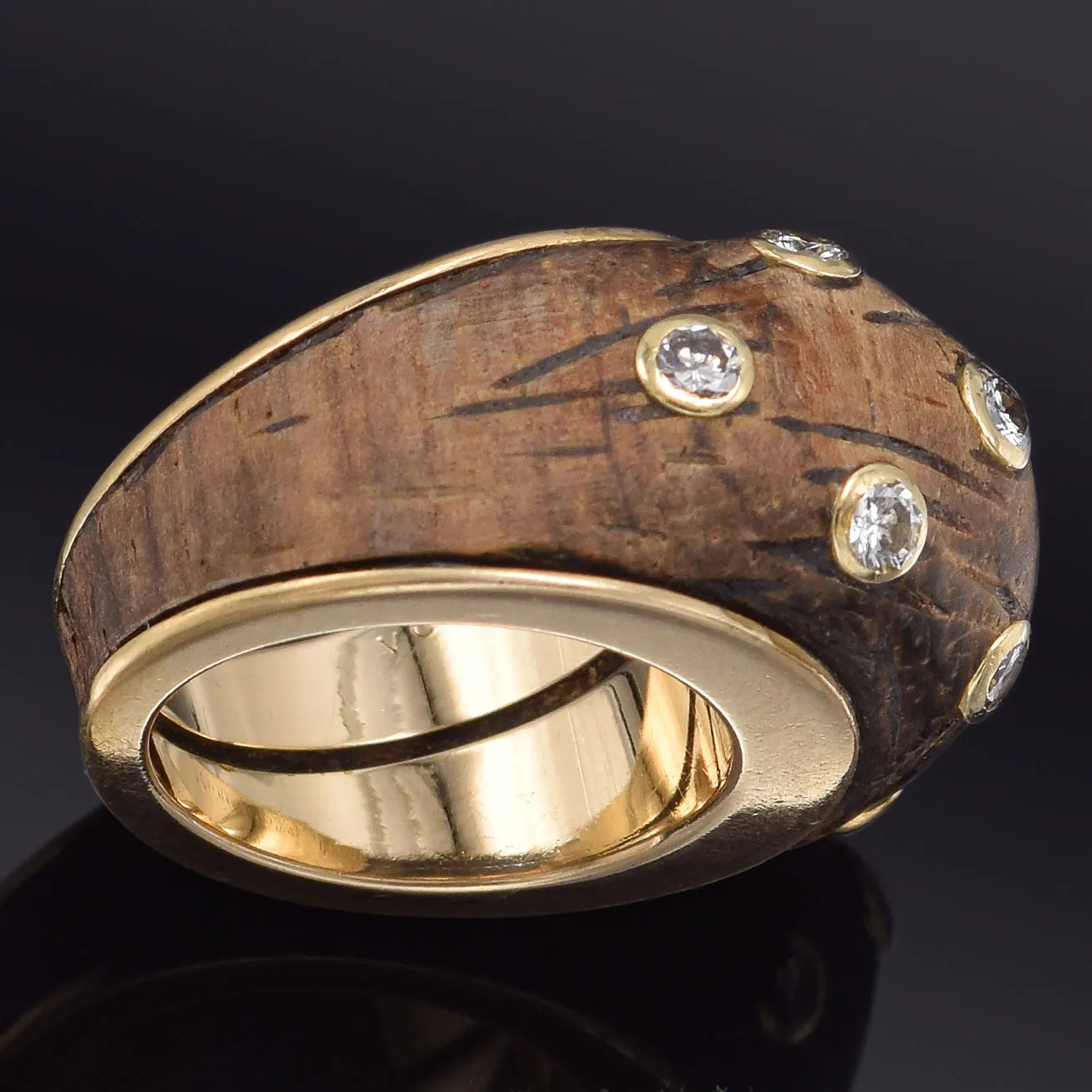 Van Cleef & Arpels 18K Gold 0.50 TCW Diamond & Carved Wood Dome Ring 9.2 Grams