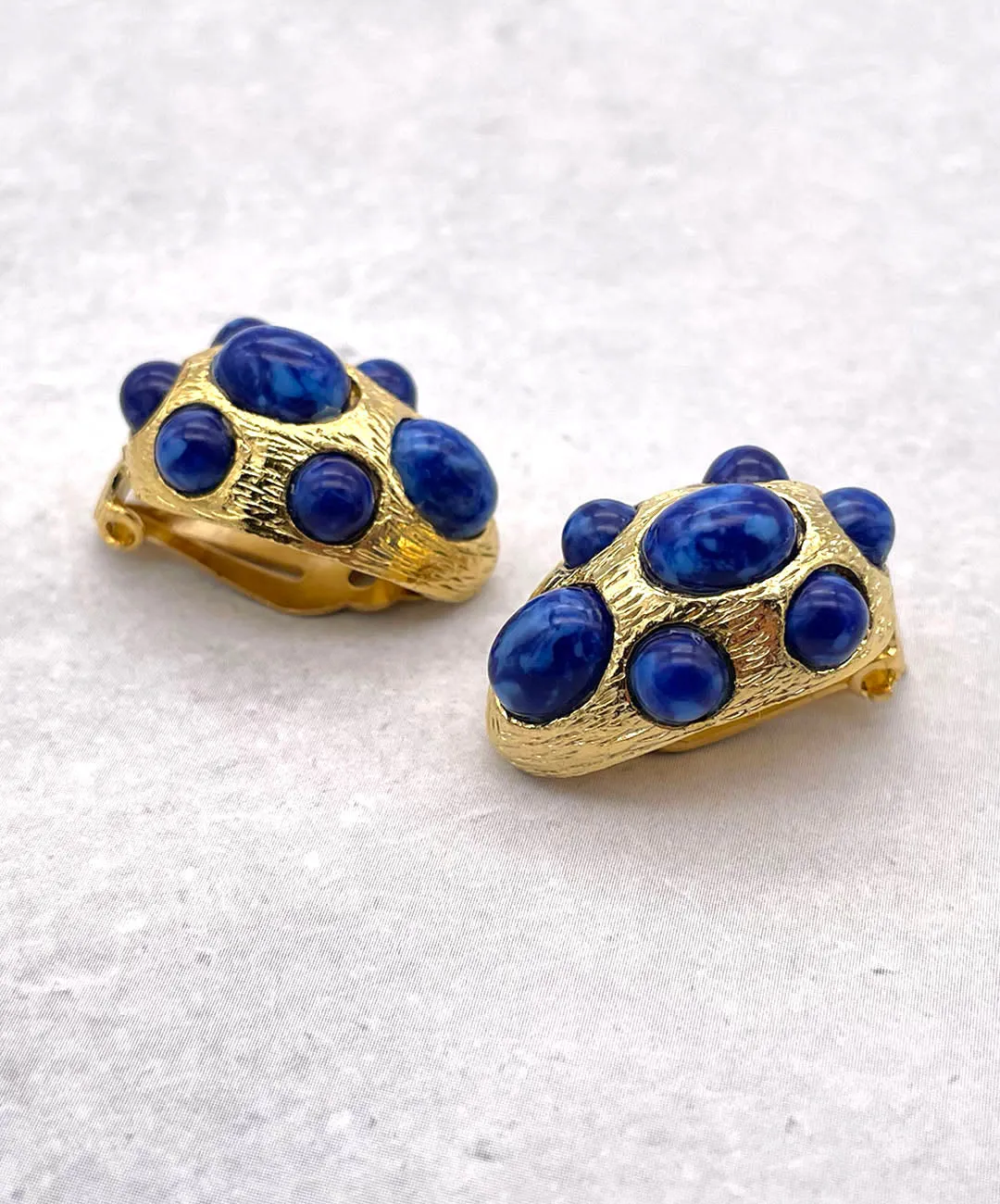 【フランス輸入】ヴィンテージ SPHINX ブルー カボション イヤリング/Vintage SPHINX Blue Cabochon Clip On Earrings